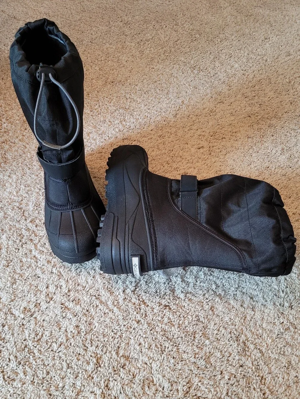 Columbia Womens Black Waterproof Snow Boots Bungee Type Closure Like New 7